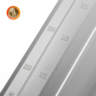 Support argenté bleu rouge d'huile à moteur de bouteille en plastique d'huile à moteur de 1 litre
