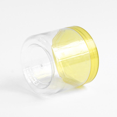 Un récipient en plastique de qualité alimentaire